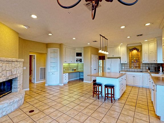 3rd image of 9928 Dos Cerros Dr