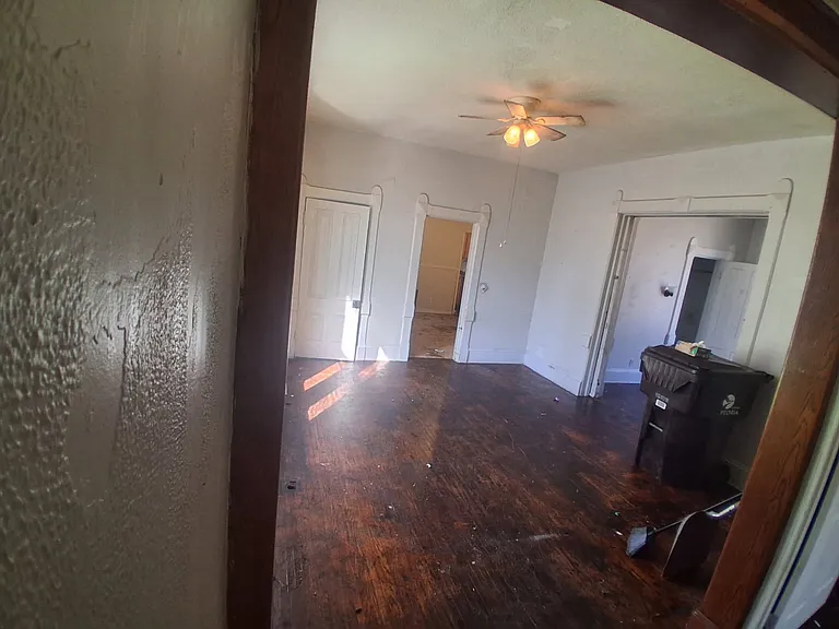 1117 NE Glendale Ave — Photo 10