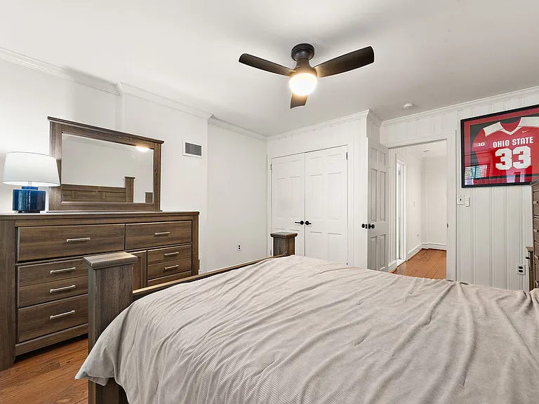 925 Lovering Ave — Photo 8