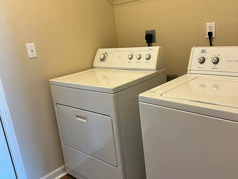 3944 Winthrop Dr — Photo 13