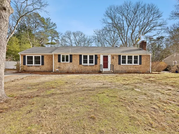 90 Guildford Rd, Barnstable, MA 02630