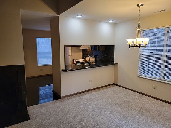 5th image of 109 White Oak Ct APT 10