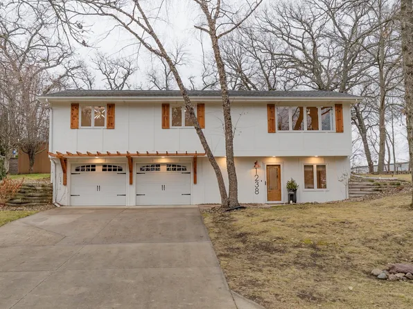1238 Summer Circle Dr, Okoboji, IA 51355