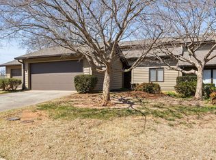 417 Sparrow Hawk Ct, Greer, SC 29650