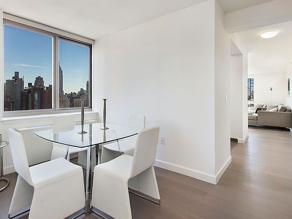 4th image of 561 10th Ave APT 29D