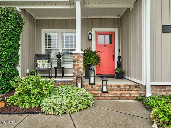3rd image of 48 Wildberry Drive