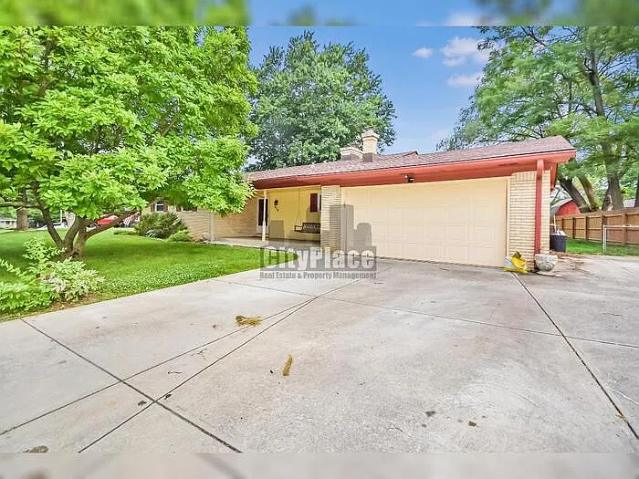 3 bed, 2.0 bath, 1502 sqft, $1,750 — Photo 4