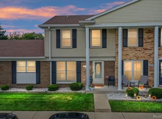 18560 Rudgate St, Southgate, MI 48195