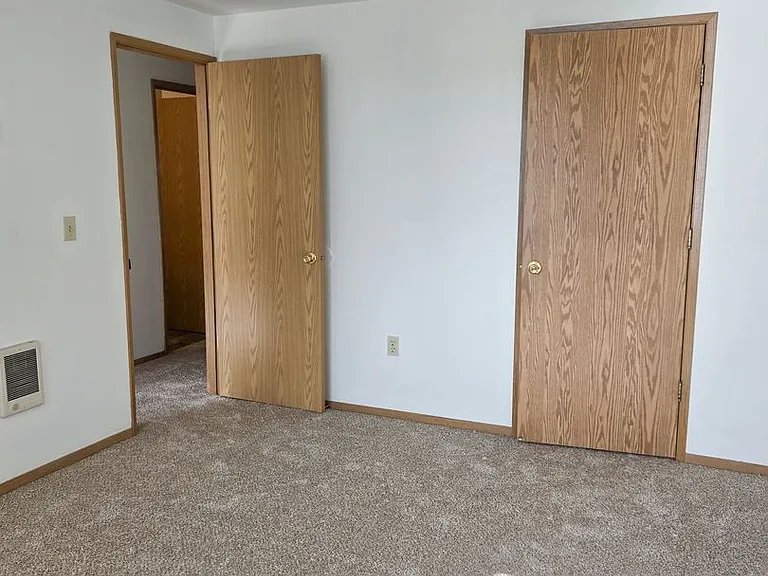 3605-3625 Belle Vista Ct S — Photo 11