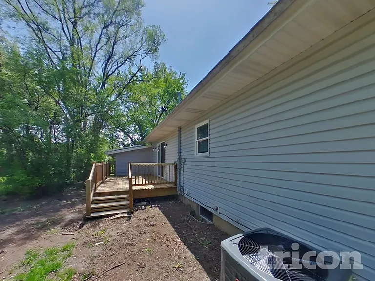 815 Sandra Ln — Photo 14