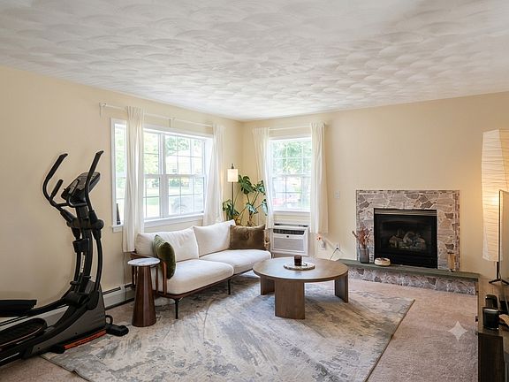 5th image of 105 Briarwood Dr #1