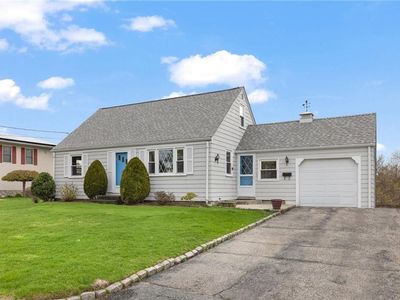 38 Laurelhurst Rd, Cranston, RI, 02920
