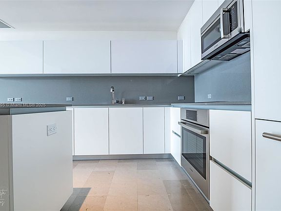 3rd image of 88 SW 7th St APT 1004