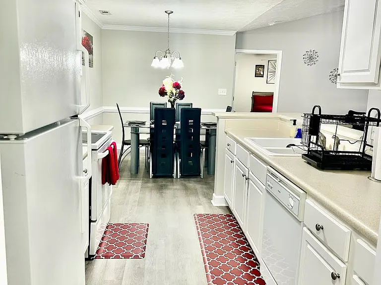 1710 Renwick Dr #204 — Photo 35