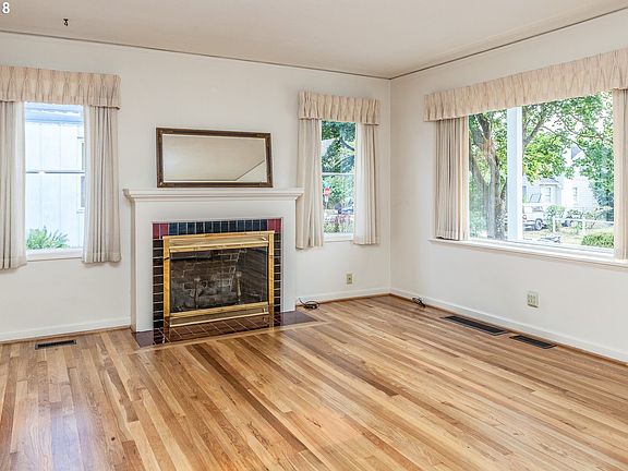 Living Room - Fireplace