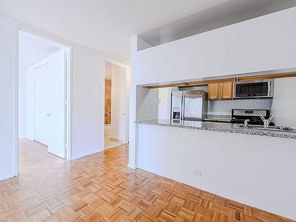 3rd image of 350 W 50th St #14K