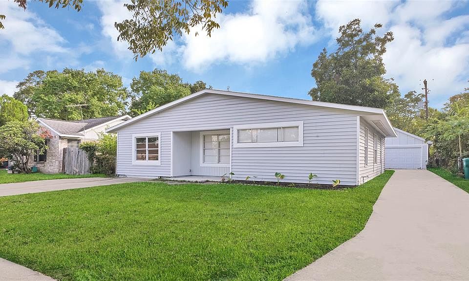 1st image of 1909 Scarborough Ln
