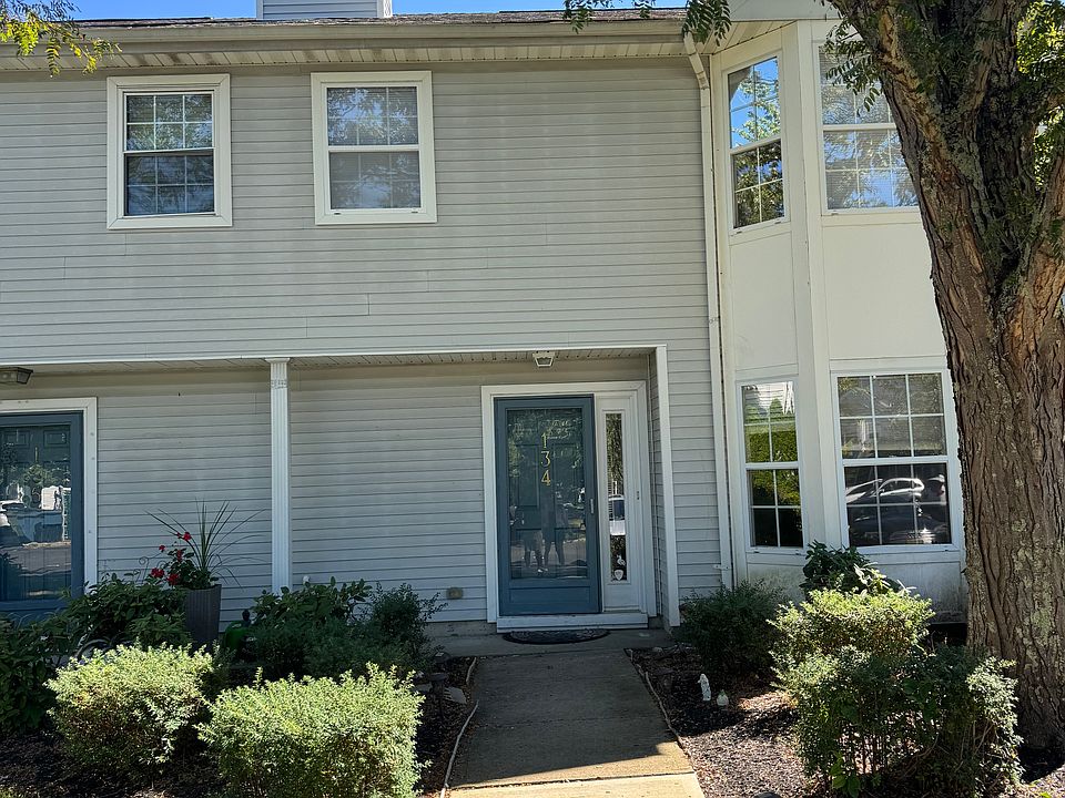 1st image of 134 Wellington Ct