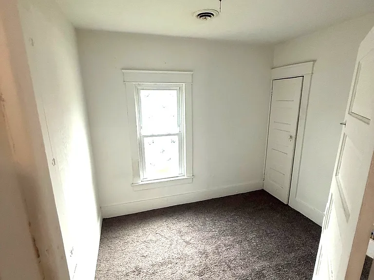 322 Wallace St #2 — Photo 5