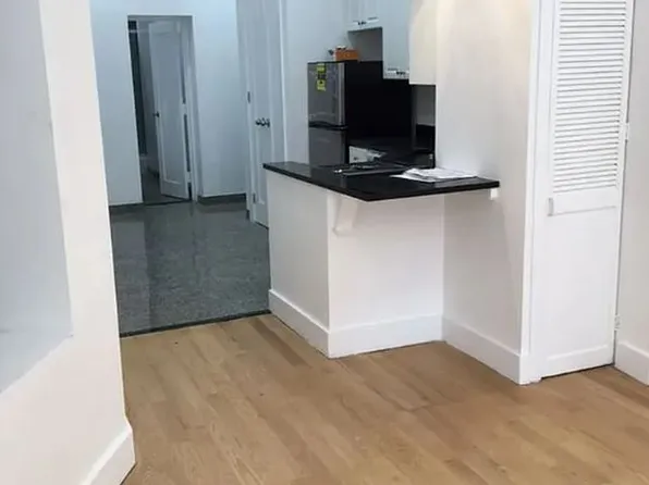 577 2nd Avenue image 10 of 12