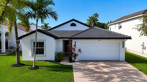 3330 SW 50th St Photo 1