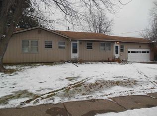 1413 23rd St, Bettendorf, IA