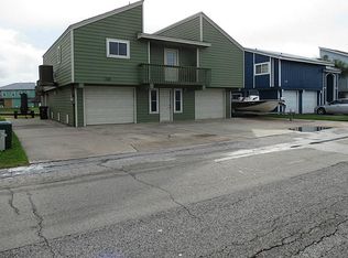 36 N Omega Dr, La Marque, TX 77568