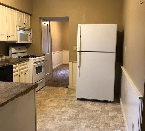 5th image of 3727 N Columbus Ave