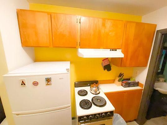 5th image of 4145 11th Ave NE APT 19