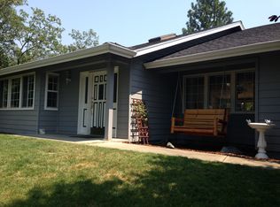 360 Mallory Heights Dr, Grants Pass, OR 97526