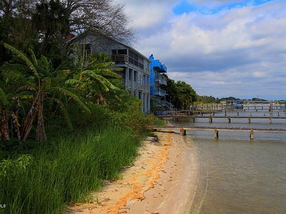 4th image of 2656 N Indian River Dr