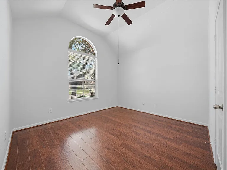 11126 Celano Dr — Photo 21