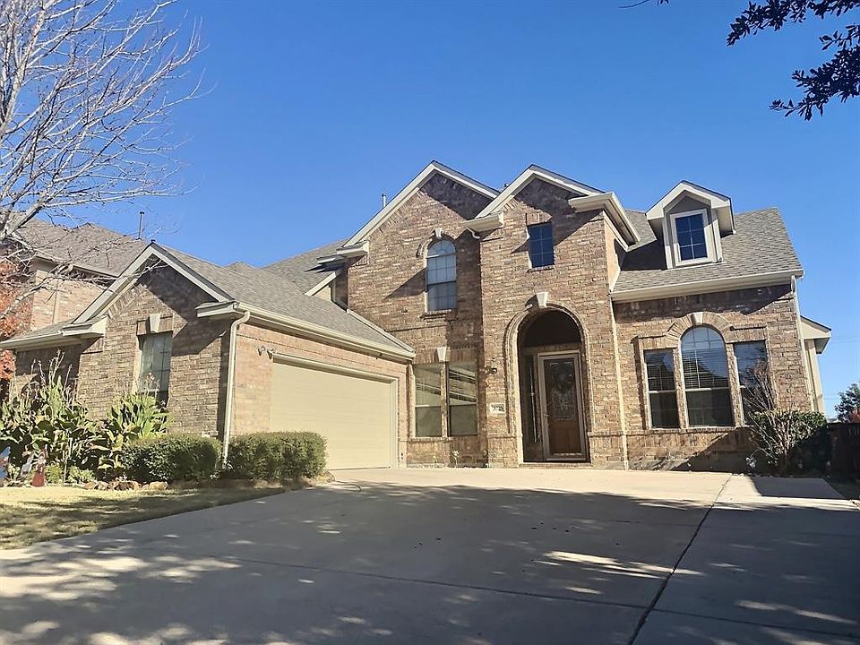 1st image of 3725 Miramar Dr