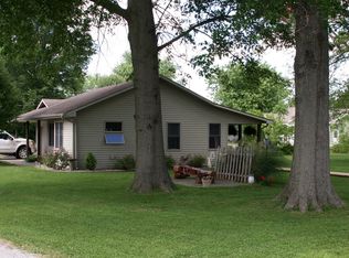 1 Evergreen Dr, GREENUP, IL 62428