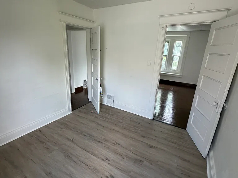 4 New York St #2 — Photo 10