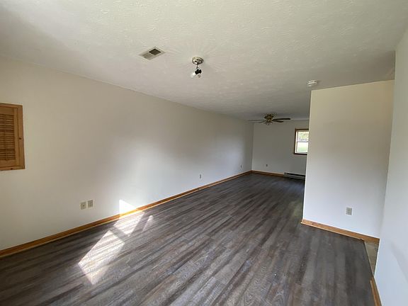 4th image of 408 Overlook Dr #A