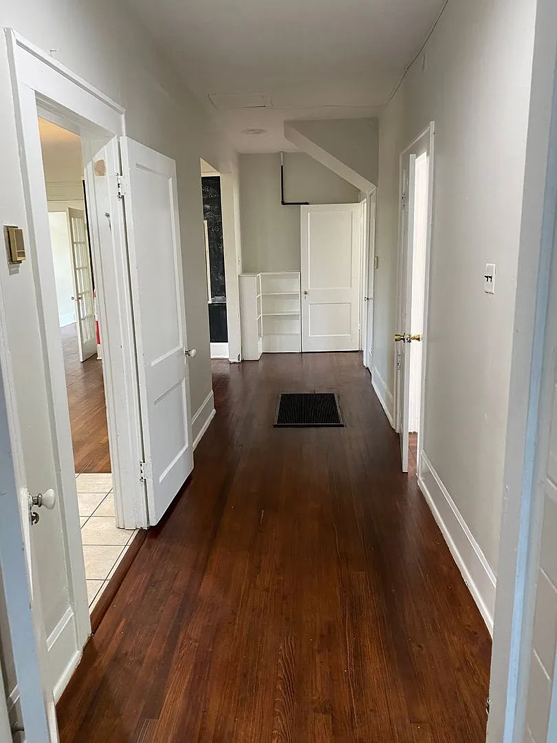 Ut Pre-Lease: 6 Bedroom Home W/ 2 Living Areas, Short Bike/Walk To Ut — Photo 4