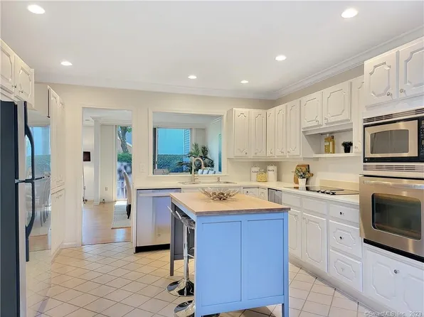 62 Regents Park #62, Westport, CT 06880