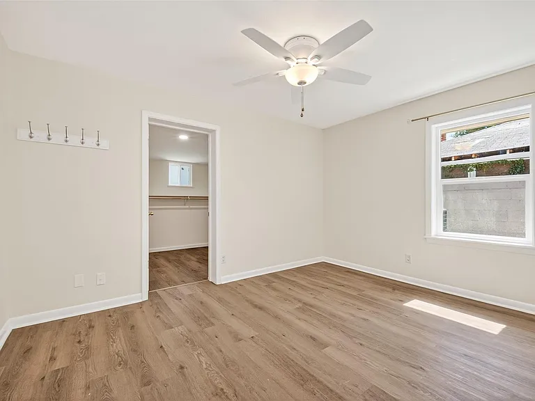 7950 Longridge Dr — Photo 33