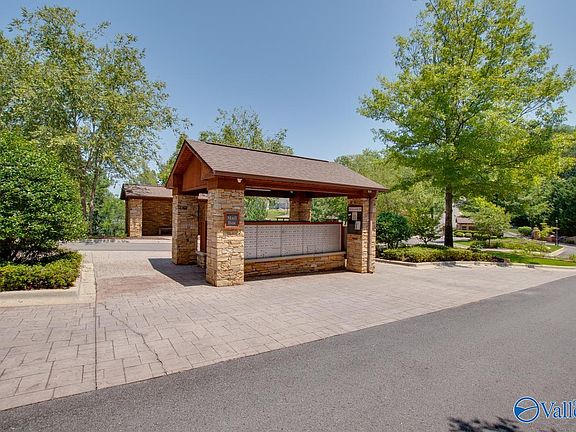 4th image of 113 & 114 Lookout Mountain Dr