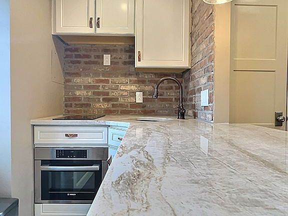 5th image of 320 E 42nd St APT 2511