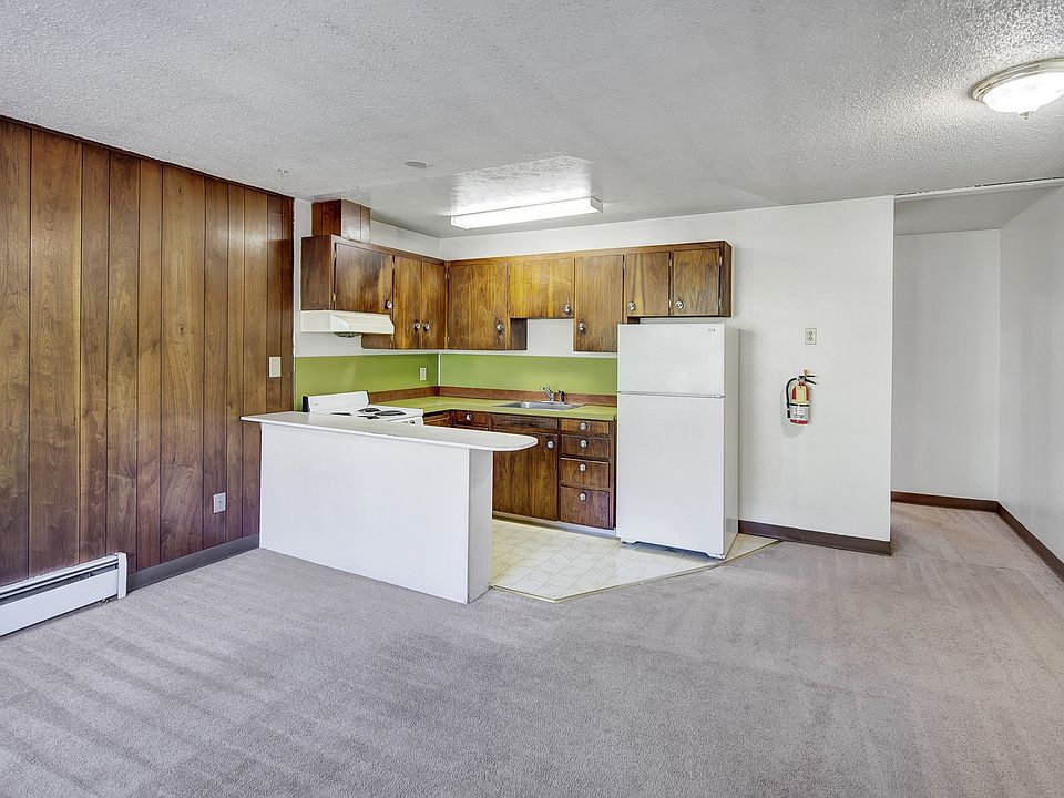 Country Lane Apartments - Kitchen