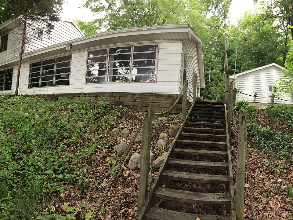 1st image of 15523 Lakeview Dr