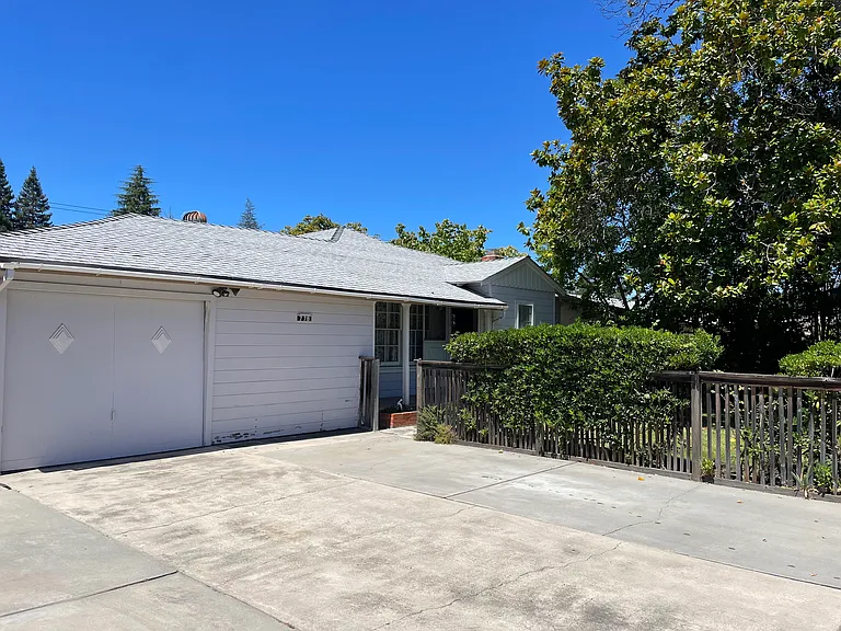 778 Encina Grande Dr — Photo 2