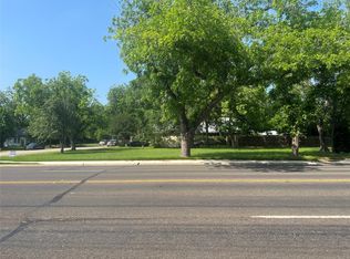 300 Turney St, Smithville, TX 78957