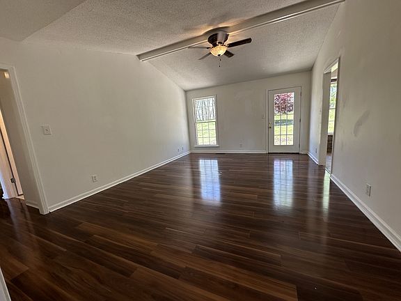 3rd image of 1844 Patricia Dr