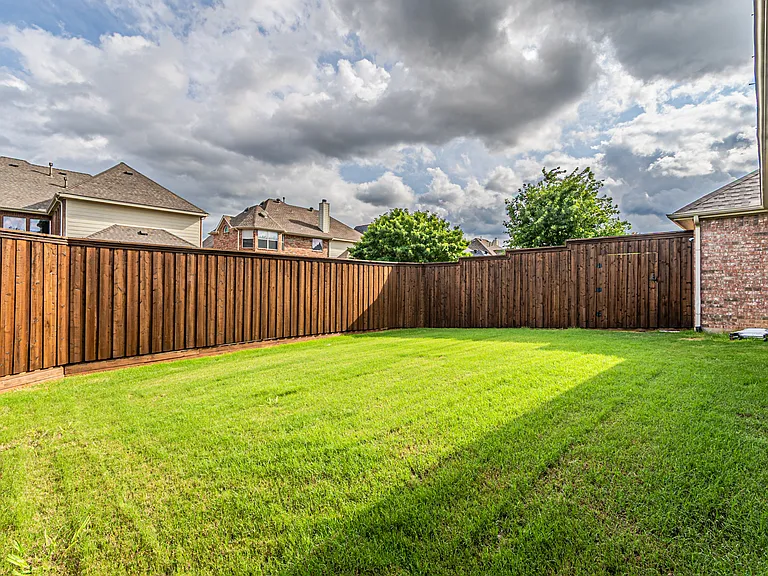 15097 Blakehill Dr — Photo 48