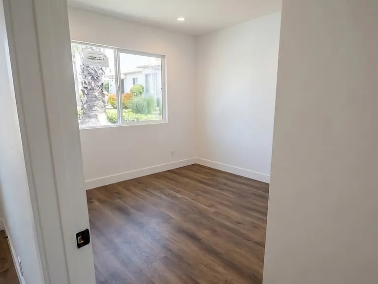 432 W Regent St #K — Photo 7