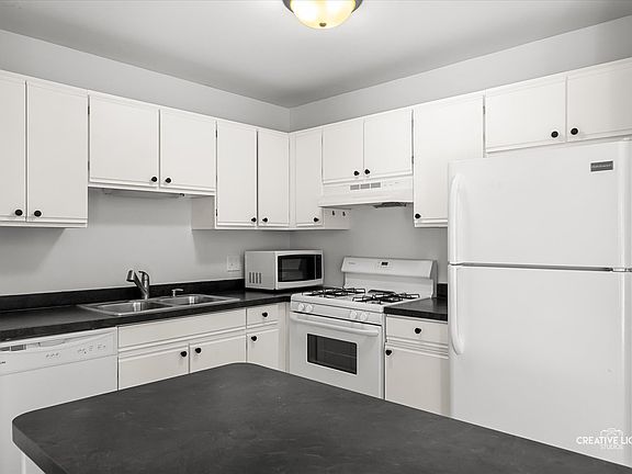 2nd image of 1565 Raymond Dr APT 201