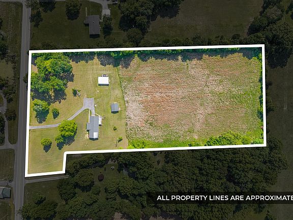 3rd image of 3824 Oakwood Rd
